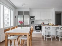 Kaunis toimiva keittiö