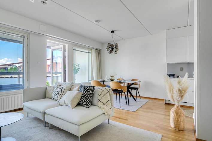 Kerrostalo, 4h,avok,vh,kh,erill.wc,lasitettu parveke, 91 m², Sompasaari, Helsinki
