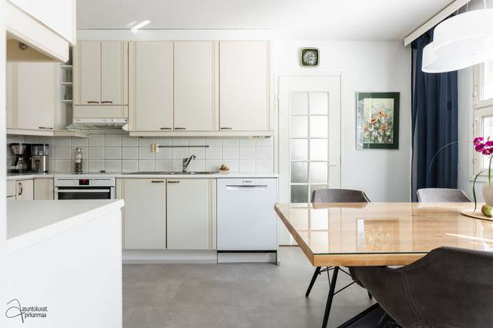 Rivitalo, 3h, k, kph, s, khh, erillinen wc, vh, ak, 84,5 m², Hallila, Tampere