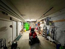 Autotalli 1
