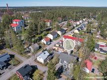 Kaupunkisillan maauimala (Uikku) n. 650 m, ulkoilumaastot lähellä.