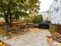 Sisäpihan terassialue