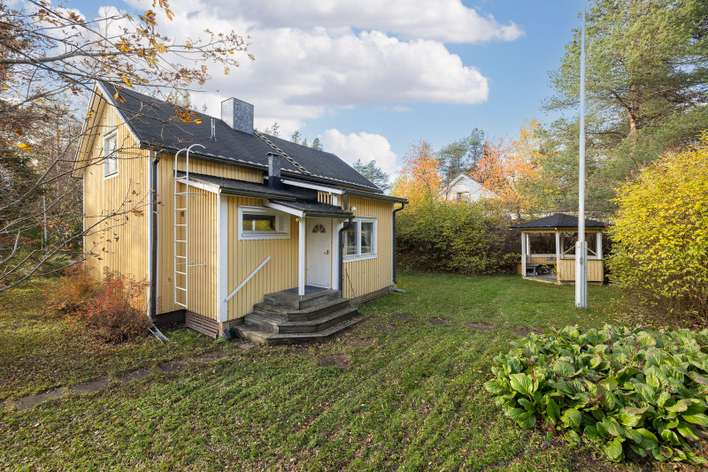 Omakotitalo, 2mh,oh,k,ph/wc,s,wc,at/2var, ulkorak,huvimaja, 99 m², Sotisaari, Kemi