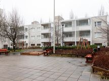 Taloyhtiön sisäpiha.