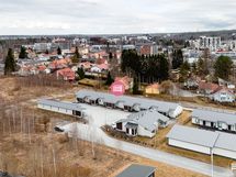 Taloyhtiö sijaitsee Joupissa lähellä palveluita