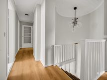 Yläkerran käytävä - Hall i övre våning