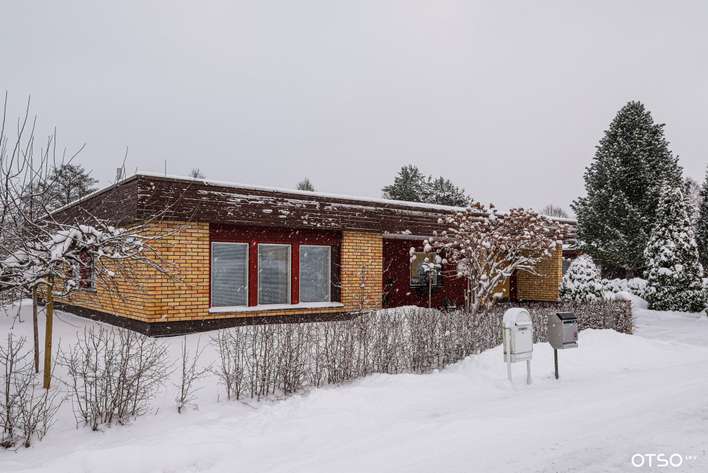 Omakotitalo, 4h+k+kph+s+takkah+erillinen yksiö, 119/144 m², Pakkala