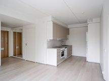 Oleskelutilat ja keittiö. Kuva asunnosta A26, jossa vastaava pohjaratkaisu, materiaalit voivat poiketa.
