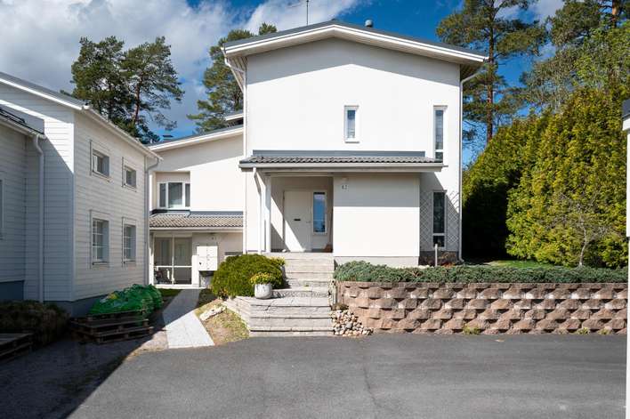 Paritalo, 4h,k,et,2xwc,2xkph,s,askh,lasitettuparveke,lämmin varasto, 152/158 m², Mankkaa, Espoo