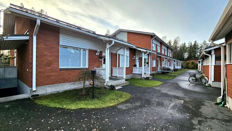 Rivitalo, 5h+k+s+varasto+2autokatospaikkaa, 121,5/130,5 m², Sammonlahti, Lappeenranta