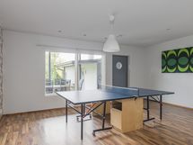 Askarteluhuone kellarissa / Hobbyrum i källaren