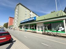 Taloyhtiöön kuuluva liikehuoneisto.
