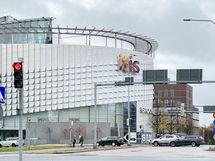 Kauppakeskus Itis palveluineen on vain yhden metro pysähdyksen päässä.