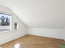 Yläkerran makuuhuone