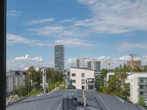 Näkymä yläaulan ikkunasta