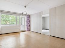 Olohuone ja käynti 3. makuuhuoneeseen