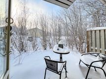 Rauhallinen rivitalonpäätyasunto omalla etelän suuntaan olevalla pihalla!