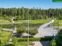 Parvekenäkymä kesällä