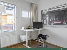 Makuu-/työhuone alakerrassa