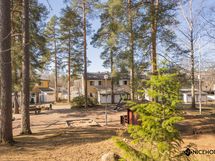 Yhtiö sijaitsee viehättävällä alueella.