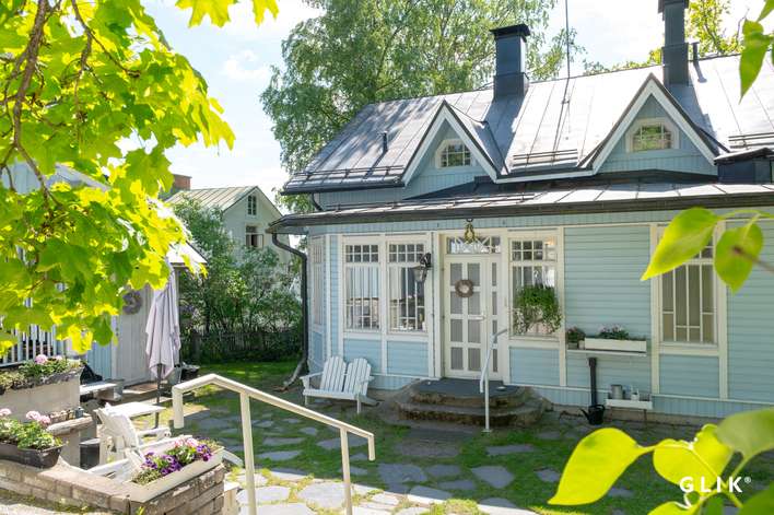 Omakotitalo, 5h, k, aula, puk.tila, khh/kph, s, 3xwc, et., kuisti, 3xvar., 2xkell., PK, vaja, 183/212 m², Pispala, Tampere
