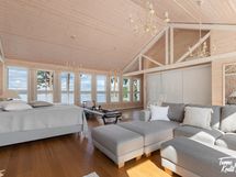 Panoramic Lake View Suite