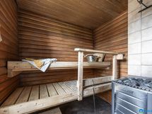 Sauna, jossa puukiuas