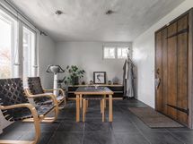 Alakerran pukuhuonetila