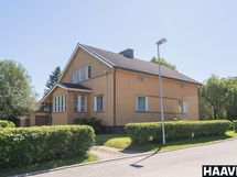 Julkisivu Köydenpunojankadulta