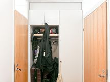 Eteisen puolella on hyvin säilytystilaa.