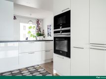 Keittiön näkymää sisäpihan suuntaan