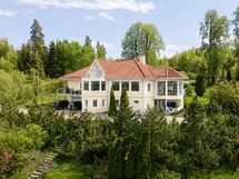 Havainnekuva vaalenkeltaisella seinävärityksellä