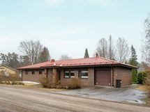 Lämmin autotalli kruunaa mukavuuden