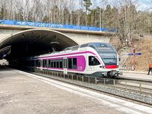 Malminkartanon junaseisakkeelle kävelet alle 15 minuutissa.