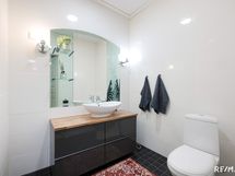 Alakerran erillis WC