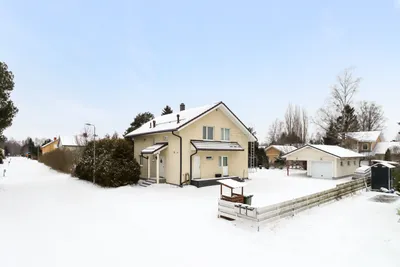 Omakotitalo, 3mh+k+kh+s+khh+2wc, 147/175 m², Koivistonluoto - View 2