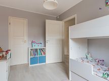 Makuuhuone 2, yläkerta