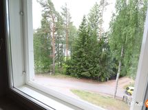 Näkymä makuuhuoneen ikkunasta