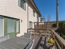 Terrass på bakgården / Terassi takapihalla