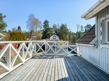 Yläkerran parveke