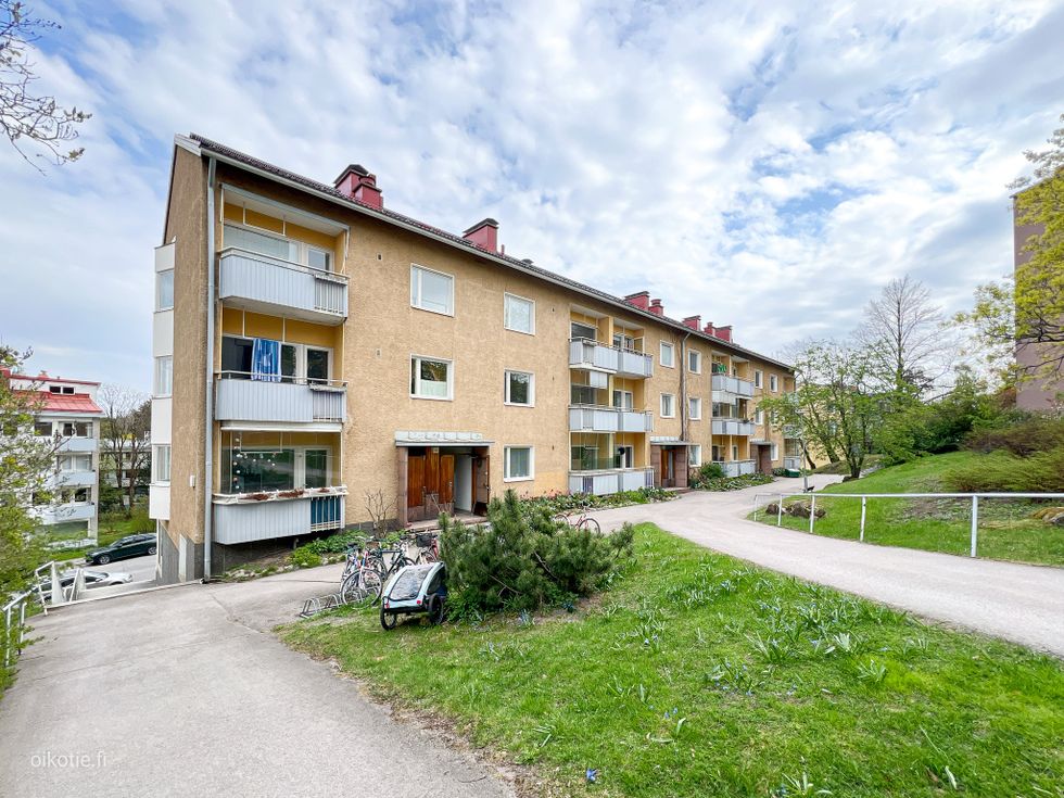 Tervetuloa tähän hienolla sijainnilla olevaan taloyhtiöön!