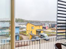 Parvekkeelta on näkymät lounaaseen