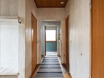 Asuinkerros, eteiskäytävä