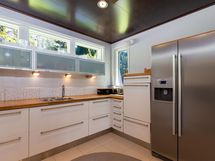 Astianpesukone nostettu käyttökorkeudelle