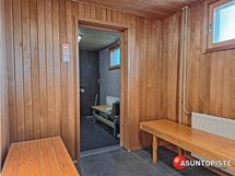 Taloyhtiön saunan pukuhuone