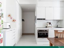 Keittiö ja eteiskäytävä