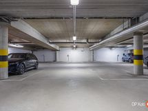 Autohalli/autopaikka