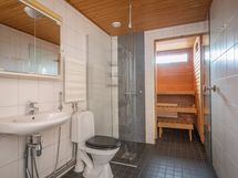Kylpyhuone ja sauna, yläkerta