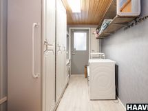 Pukuhuone, josta kulku ulos