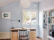 Yläkerran makuuhuone 2
